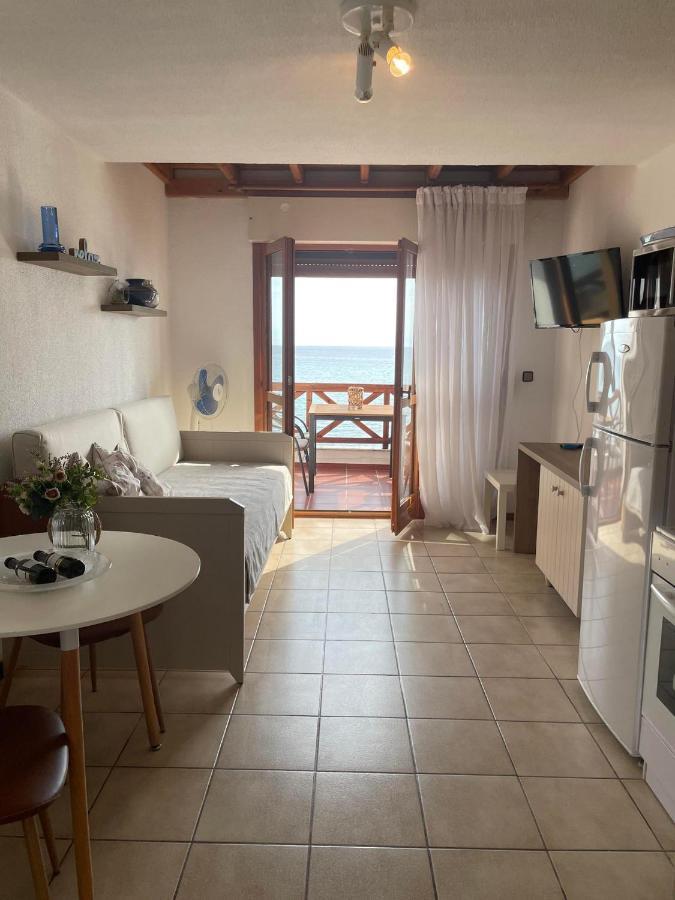 Seafront Family Apartment Ellie Skala Fourkas Bagian luar foto