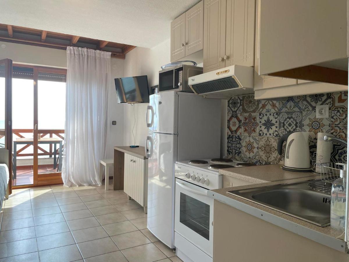 Seafront Family Apartment Ellie Skala Fourkas Bagian luar foto
